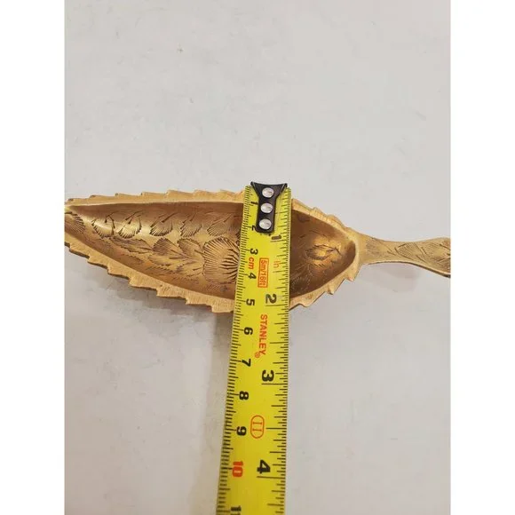 Solid brass vintage floral / flower / plant leaf design tray / ashtray|| India - Picture 10 of 10